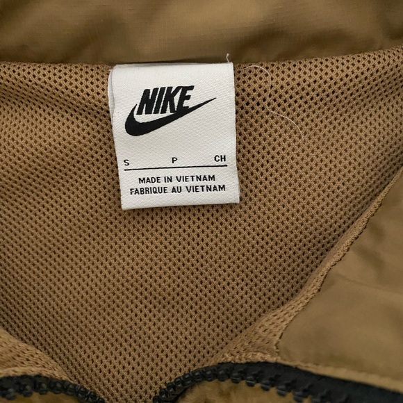 Nike Sherpa 1/2 Zip Pullover. Warm, lined, like new, Men Small but runs medium. - Picture 3 of 9